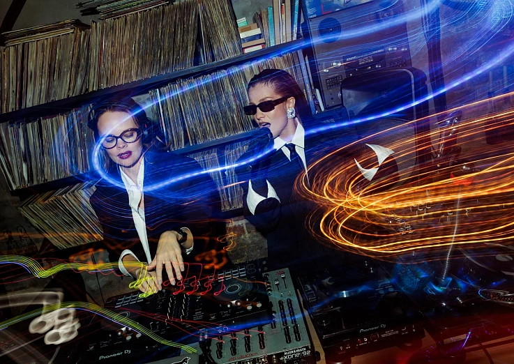 DJ & LIVE VOCAL SHOW